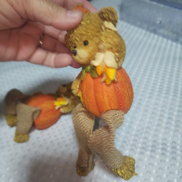 VINTAGE RESIN BEAR PUMPKIN FALL SHELF SITTERS SET OF 2 - Picture 4 of 5